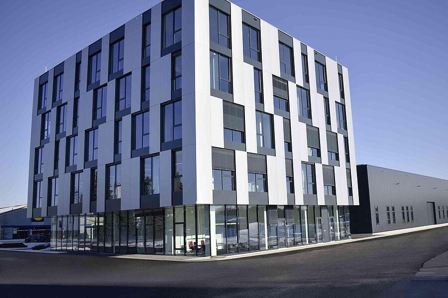 瓦克纽森大楼位于Reichertshofen。