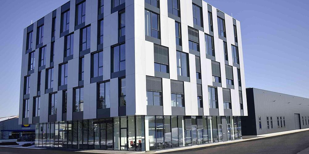 瓦克纽森大楼位于Reichertshofen。